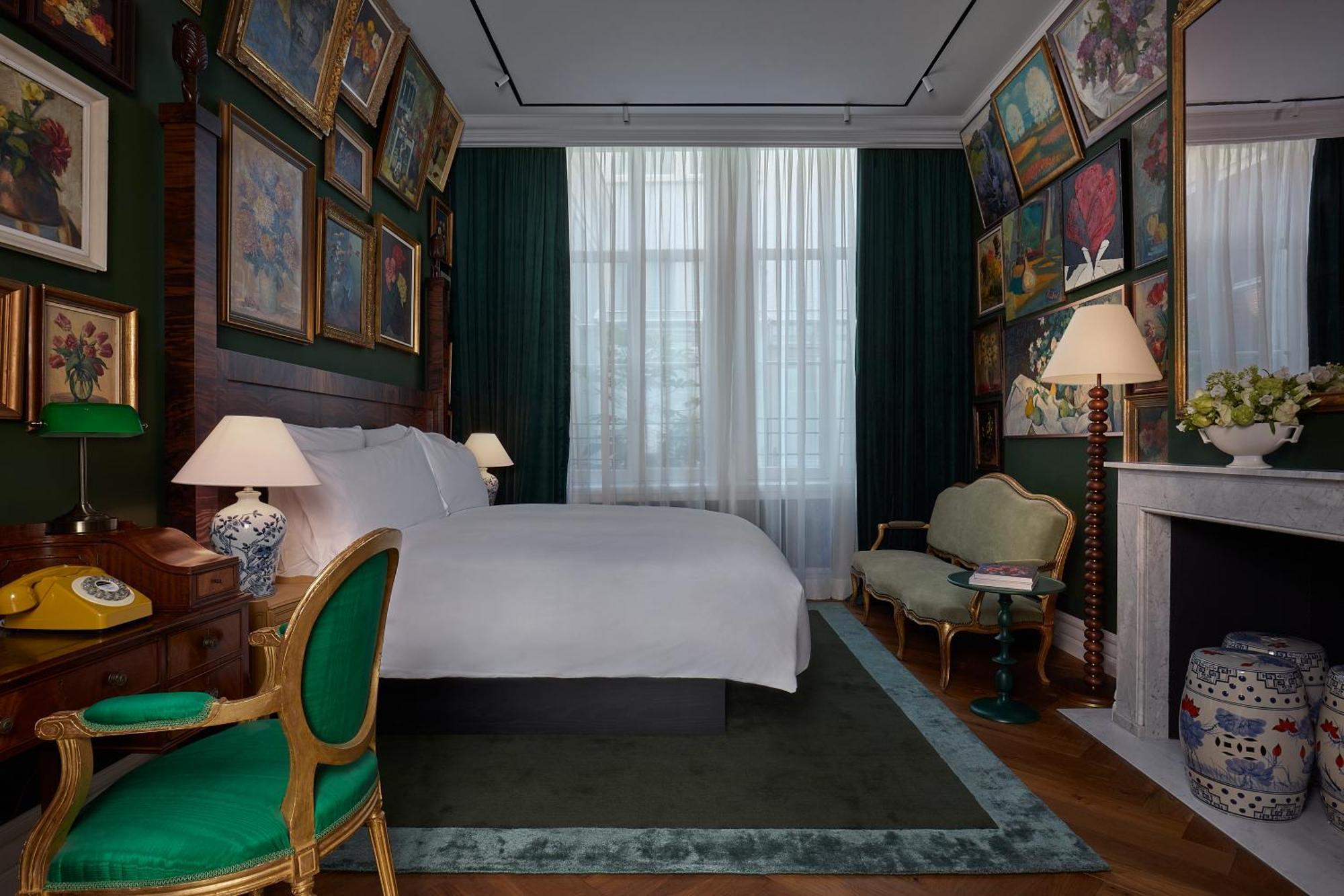 Pulitzer Amsterdam Hotel Ngoại thất bức ảnh A bedroom at the Mandarin Oriental
